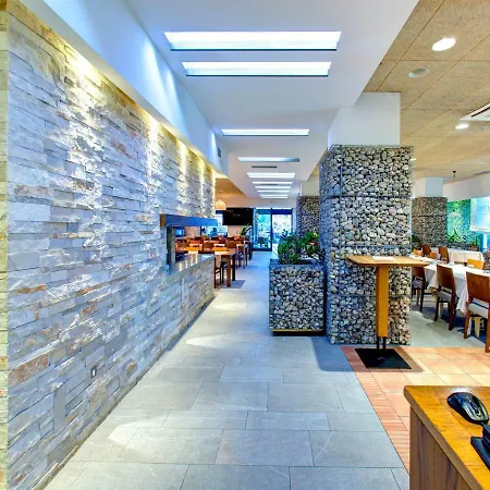 Regina Hotel 4*